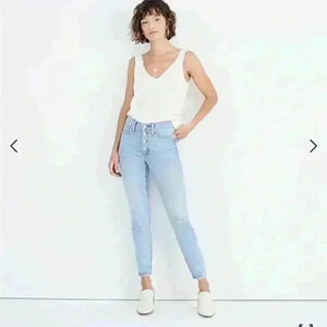 Madewell 9" Mid-Rise Skinny Crop Jeans in blue Asbury Wash: Button-Front Edition